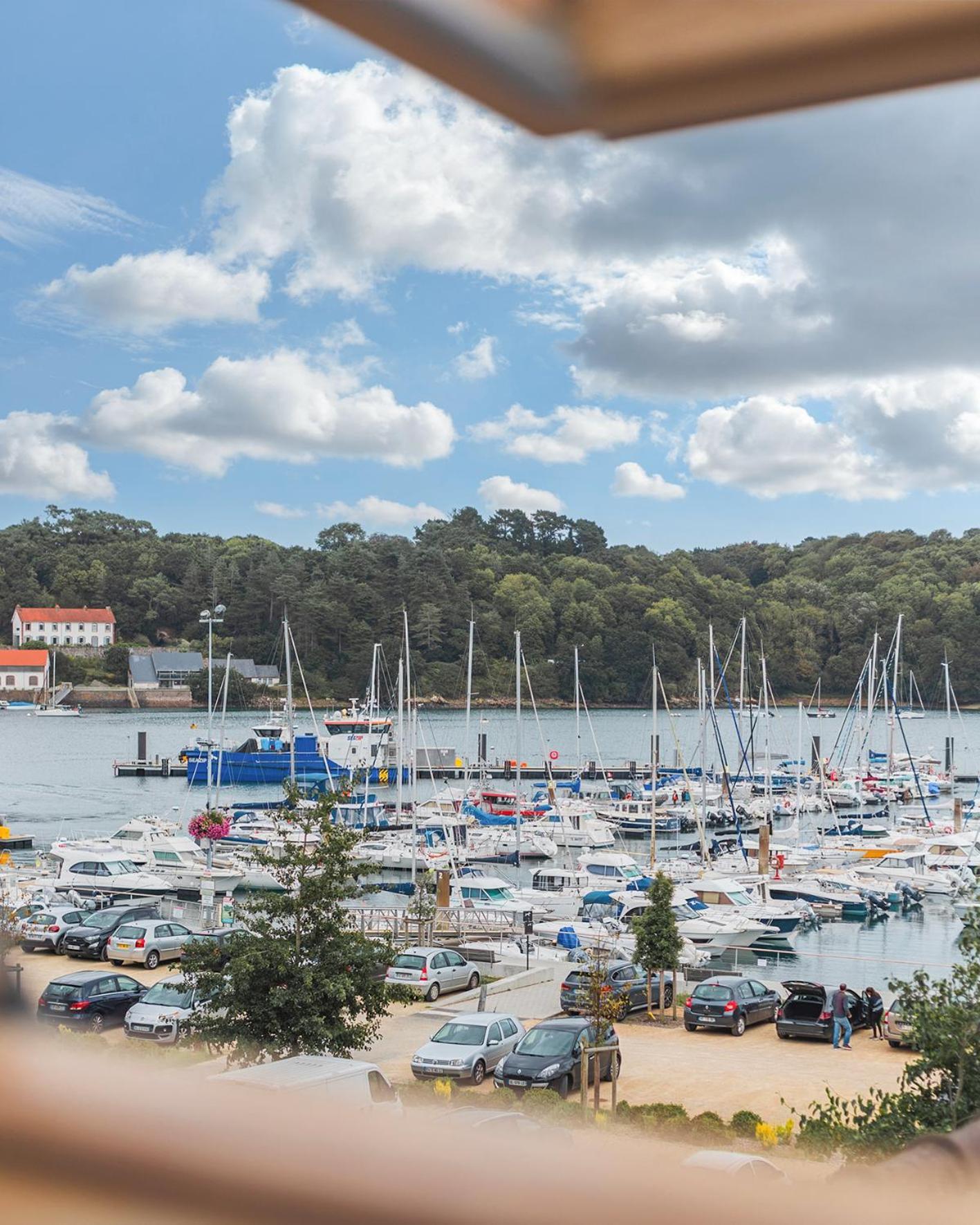 De La Marina Dans La Presqu'île De * Lézardrieux