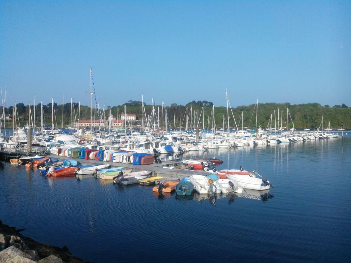 De La Marina Dans La Presqu'île De Lézardrieux