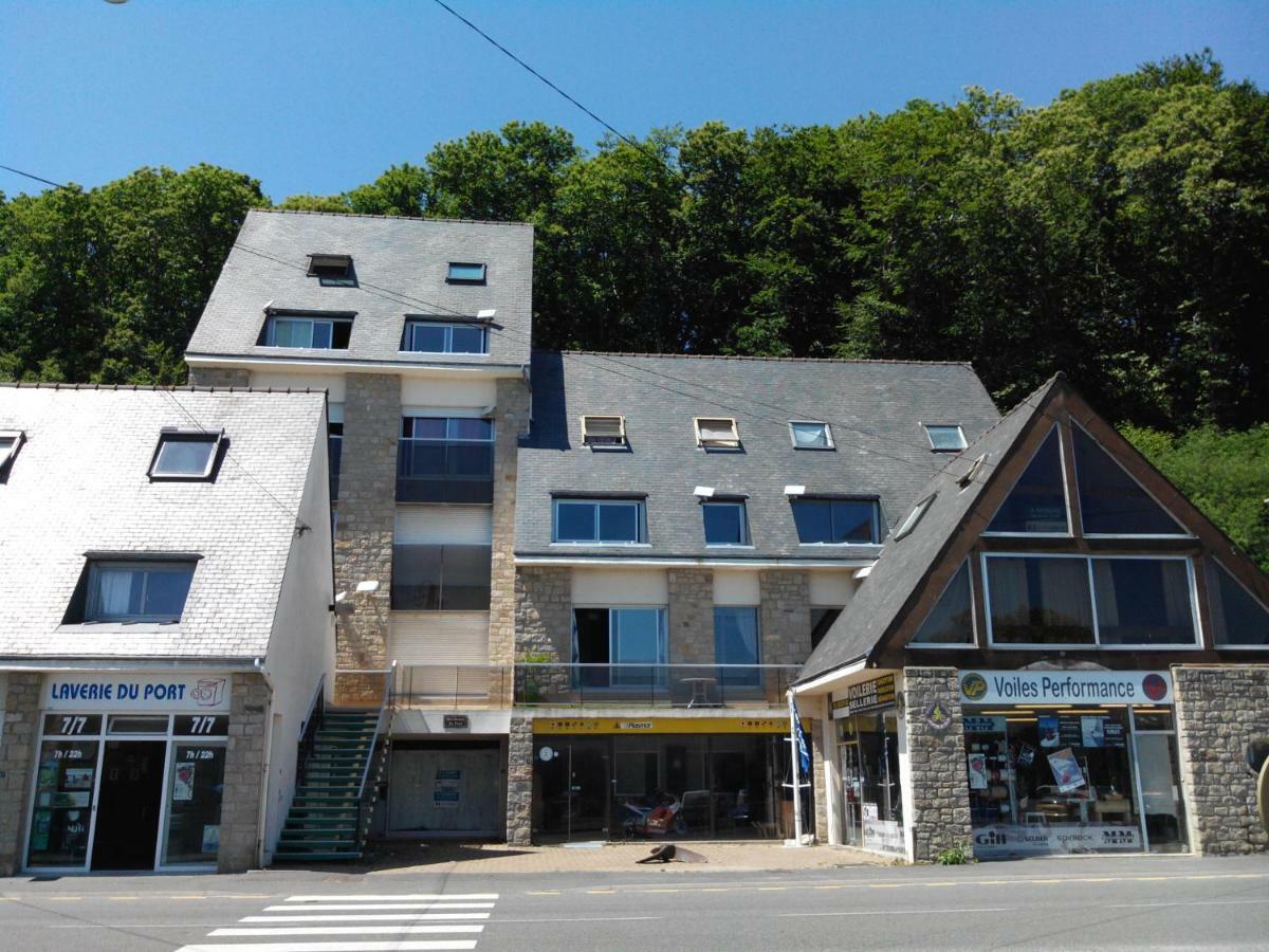 De La Marina Dans La Presqu'île De Lézardrieux